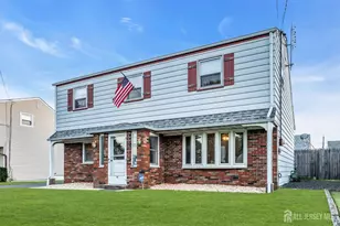 140 Camelot Dr, Port Reading, NJ 07064 - Photo 2