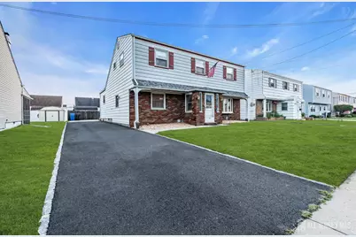 140 Camelot Drive, Port Reading, NJ 07064 - Photo 4