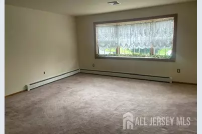 47 South Walnut Avenue, Middlesex, NJ 08830 - Photo 4