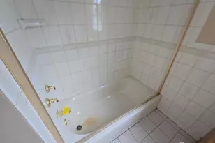 4 Vale St, Edison, NJ 08817 - Photo 8