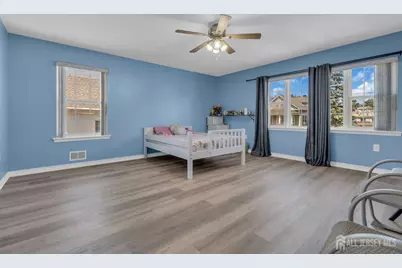 425 Thomas Street, Perth Amboy, NJ 08861 - Photo 28