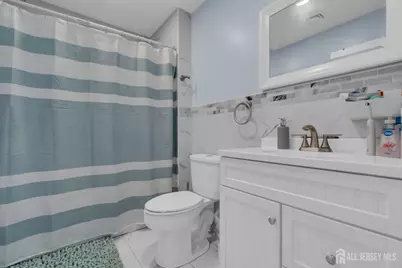425 Thomas Street, Perth Amboy, NJ 08861 - Photo 20