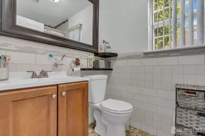 425 Thomas Street, Perth Amboy, NJ 08861 - Photo 30