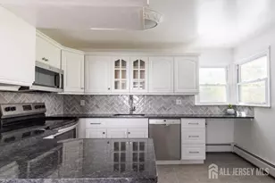 19 Jonquil Cir, Fords, NJ 08863 - Photo 10