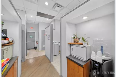1147 Inman Avenue, Edison, NJ 08820 - Photo 14