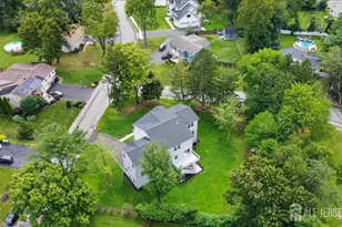 22 Mary Ellen Dr, Edison, NJ 08820 - Photo 8