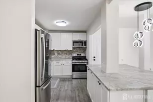 903 Cricket Ln, Woodbridge Township, NJ 07095 - Photo 8