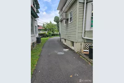 253 Livingston Avenue, New Brunswick, NJ 08901 - Photo 2