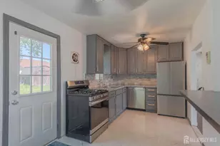 82 Markowitz St, Carteret, NJ 07008 - Photo 12