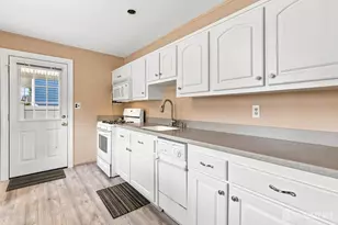 114 Kendall Dr, Sayreville, NJ 08859 - Photo 8