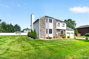 1 Cherry Creek Dr, Old Bridge Township, NJ 07747 - Photo 8