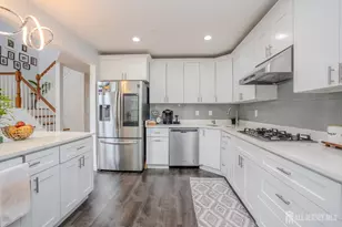 110 Briarwood Dr, North Brunswick Township, NJ 08902 - Photo 16
