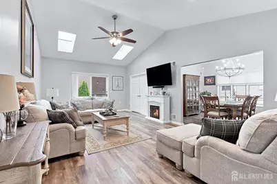 28 Sherwood Drive, Monroe Township, NJ 08831 - Photo 4