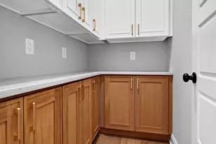 49 Victory Pl, East Brunswick Township, NJ 08816 - Photo 12