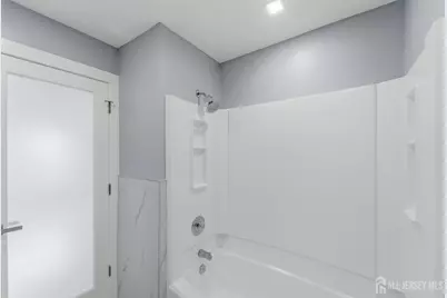 709 Sunshine Court, Sayreville, NJ 08859 - Photo 14
