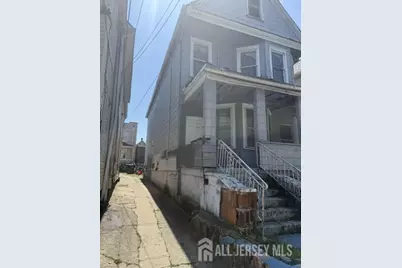 160 Brighton Avenue, Perth Amboy, NJ 08861 - Photo 2
