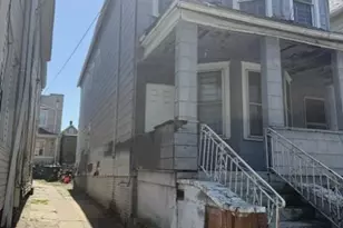 160 Brighton Ave, Perth Amboy, NJ 08861 - Photo 2