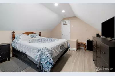 296 Saint James Avenue, Woodbridge Township, NJ 07095 - Photo 22
