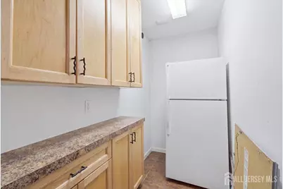 [Address not provided], Middlesex, NJ 08846 - Photo 32