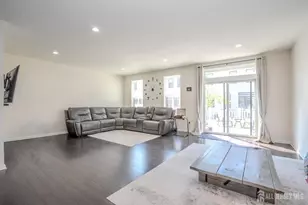 15 Clover Ln, Monroe Township, NJ 08831 - Photo 2