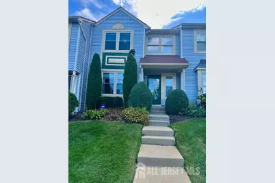 7 Heritage Square, Sayreville, NJ 08872 - Photo 2
