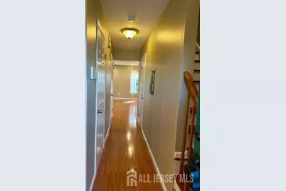 7 Heritage Square, Sayreville, NJ 08872 - Photo 4