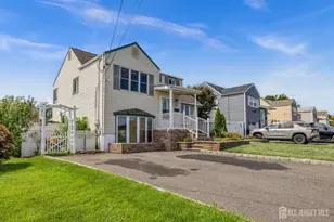 17 Carter Pl, Sayreville, NJ 08859 - Photo 2