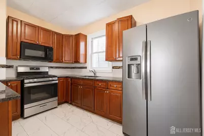 685 Raritan Avenue, Perth Amboy, NJ 08861 - Photo 10