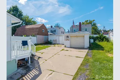 685 Raritan Avenue, Perth Amboy, NJ 08861 - Photo 22