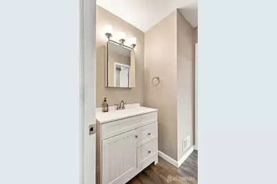 565 Clubhouse Drive, Middletown, NJ 07748 - Photo 16