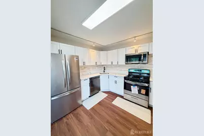13 Dartmouth Way, North Brunswick Township, NJ 08902 - Photo 4