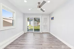 25 Penn St, Fords, NJ 08863 - Photo 14