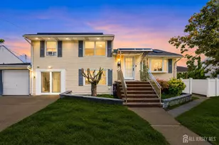 25 Penn St, Fords, NJ 08863 - Photo 1