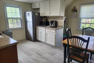 102 Wisteria St, Edison, NJ 08817 - Photo 2