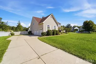 42 Margaret Dr, Somerset County, NJ 08873 - Photo 2