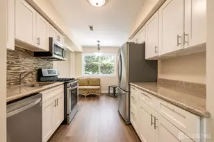 201 Edison Glen Terrace, Edison, NJ 08837 - Photo 4