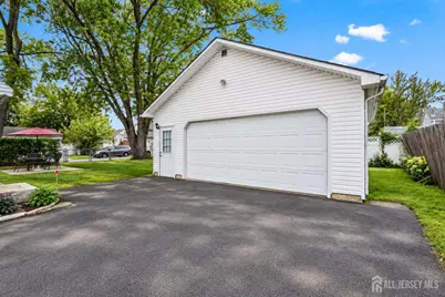 8 Aldrich Street, East Brunswick Township, NJ 08816 - Photo 12