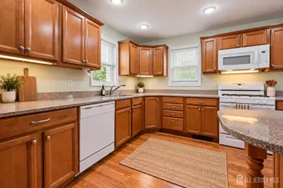 8 Aldrich Street, East Brunswick Township, NJ 08816 - Photo 4