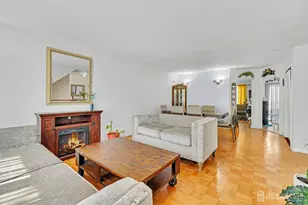 402 Holly Dr, Perth Amboy, NJ 08861 - Photo 12