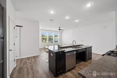 82 Depot Way, Dunellen, NJ 08812 - Photo 10