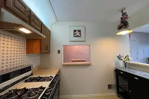 306 Hampshire Ct, Piscataway Township, NJ 08854 - Photo 12
