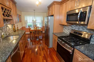 113 Woodmere Dr, Sayreville, NJ 08859 - Photo 2