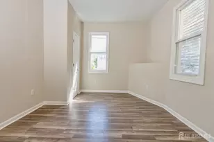 186 N 17th St, East Orange, NJ 07017 - Photo 12