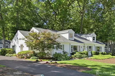 321-A SE Sharon Way SE, Monroe Township, NJ 08831 - Photo 2
