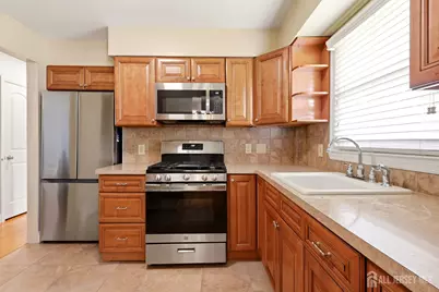 33 Willow Avenue, Iselin, NJ 08830 - Photo 10
