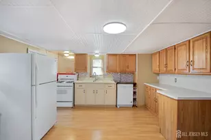 17 Douglas St, Fords, NJ 08863 - Photo 10
