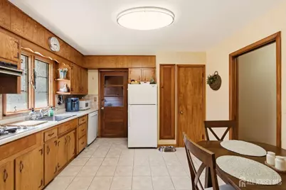 140 Lexington Avenue, Edison, NJ 08817 - Photo 12