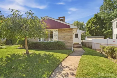 140 Lexington Avenue, Edison, NJ 08817 - Photo 2