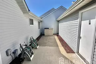 589 Madison Dr, Monroe Township, NJ 08831 - Photo 4
