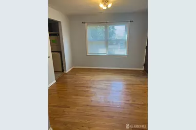 1105 N Oaks Boulevard N, North Brunswick Township, NJ 08902 - Photo 6